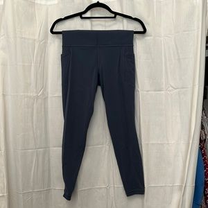 Athleta Salutation Stash Pocket II 7/8 Tight